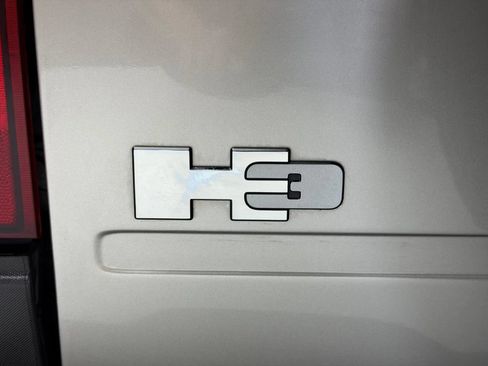 Used 2007 HUMMER H3 AWD/4WD image 9