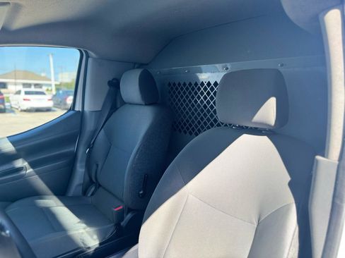 Used 2020 Nissan NV200 S image 37