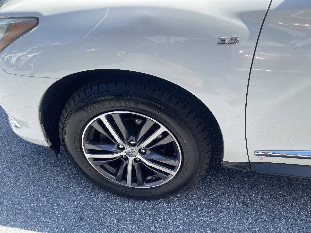 Used 2019 INFINITI QX60 Pure AWD/4WD image 32