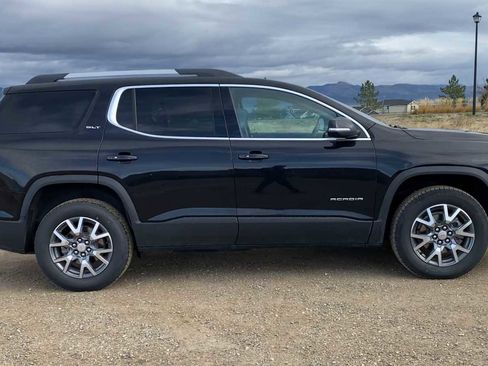 Used 2023 GMC Acadia SLT image 9