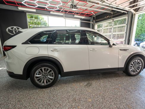 Used 2024 MAZDA CX-90 Plug-In Hybrid w/ Preferred AWD/4WD image 4