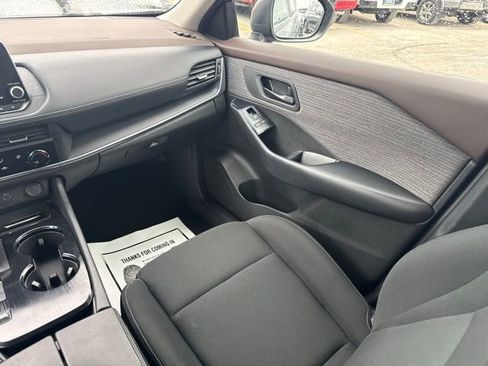 Used 2023 Nissan Rogue S image 19