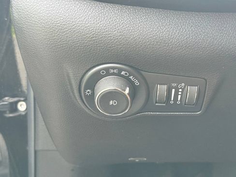 Used 2022 Jeep Compass Latitude AWD/4WD image 22