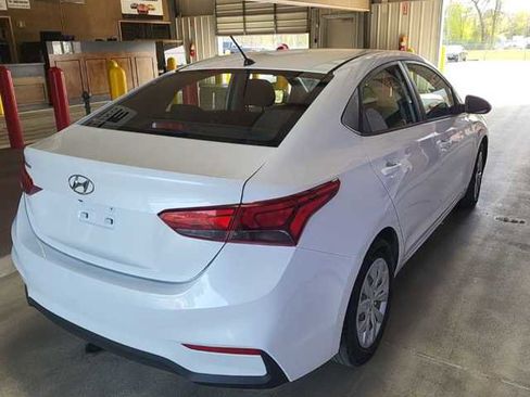 Used 2020 Hyundai Accent SE image 2