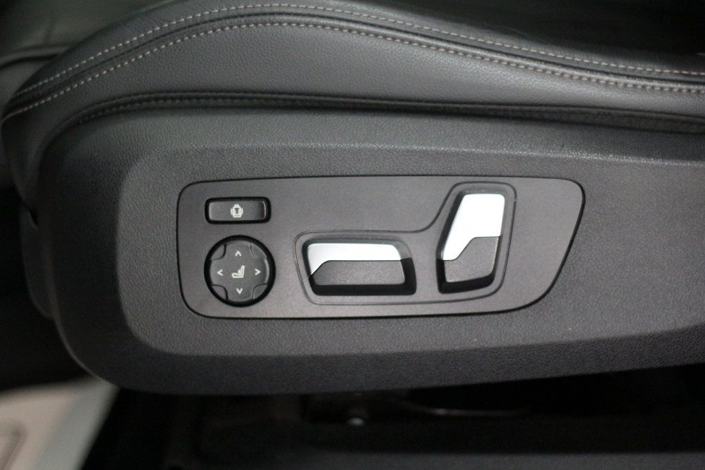 Used 2020 BMW X7 xDrive40i w/ Cold Weather Package AWD/4WD image 61