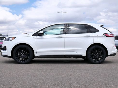 Used 2021 Ford Edge ST-Line w/ Class II Trailer Tow Package AWD/4WD image 8