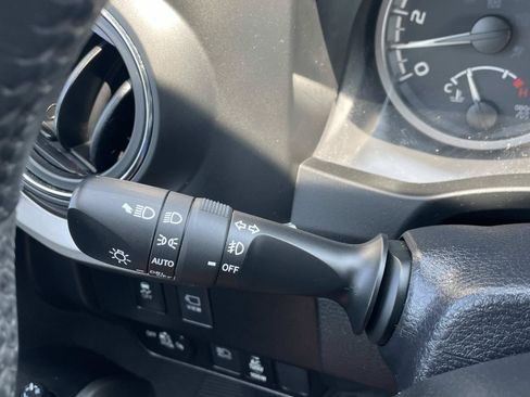 Used 2022 Toyota Tacoma Limited AWD/4WD image 25
