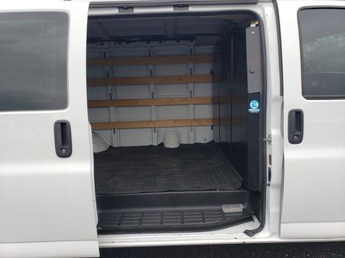 Used 2021 Chevrolet Express 2500 CARGO Full-size Cargo Van w/ Driver Convenience Package image 7