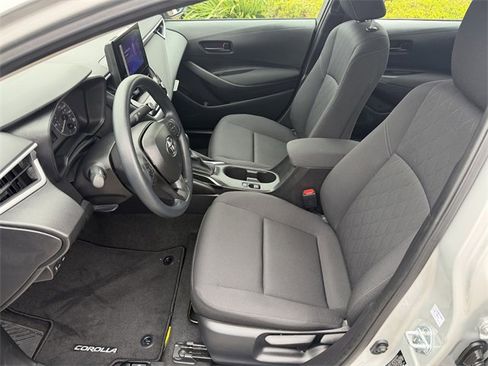 Used 2025 Toyota Corolla LE image 19