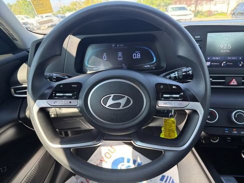Used 2024 Hyundai Elantra SE FWD image 14