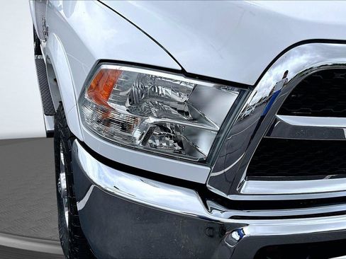 Used 2017 RAM 2500 SLT AWD/4WD image 29