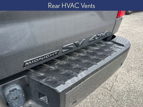 Used 2023 Nissan Titan SV w/ SV Convenience Package image 11