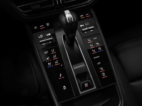 Certified 2023 Porsche Macan Turbo AWD/4WD image 38