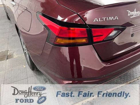 Used 2025 Nissan Altima 2.5 SV image 12