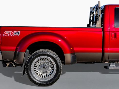 Used 2015 Ford F350 Lariat w/ Lariat Interior Package image 6