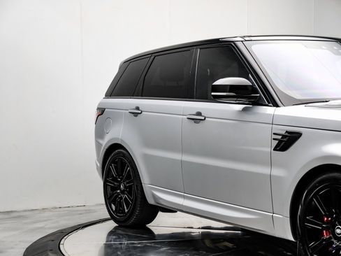 Used 2021 Land Rover Range Rover Sport HST image 22