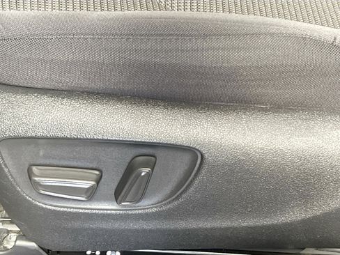 Used 2023 Toyota Highlander L FWD image 15