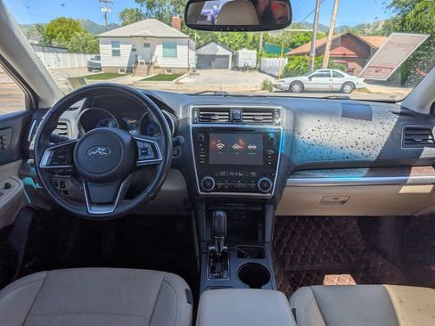 Used 2018 Subaru Outback 2.5i Limited AWD/4WD image 8