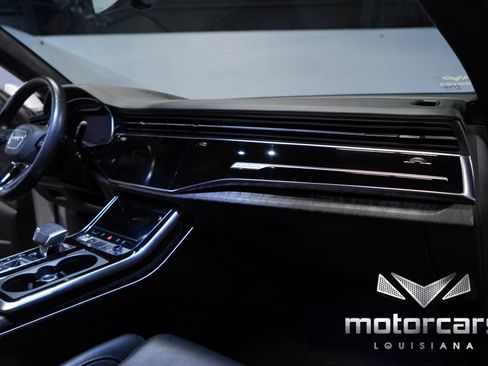 Used 2020 Audi Q8 Prestige image 30