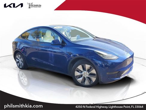 Used 2020 Tesla Model Y Long Range image 1
