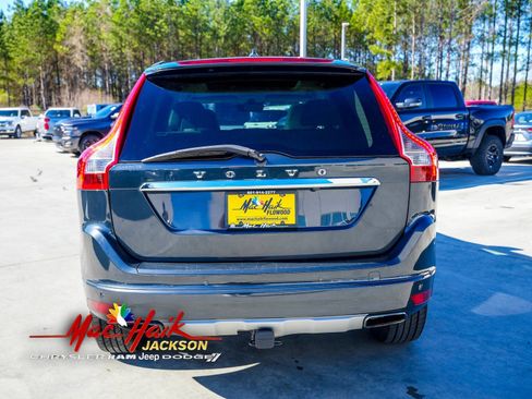 Used 2016 Volvo XC60 T5 Premier w/ Proximity Package image 6