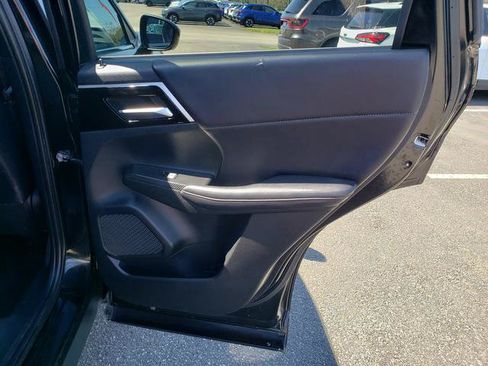 Used 2023 Mitsubishi Outlander SE AWD/4WD image 19