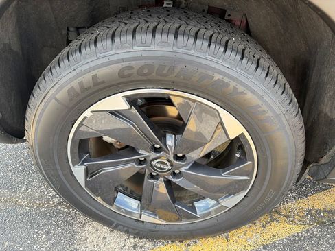Used 2025 Nissan Rogue SV FWD image 33