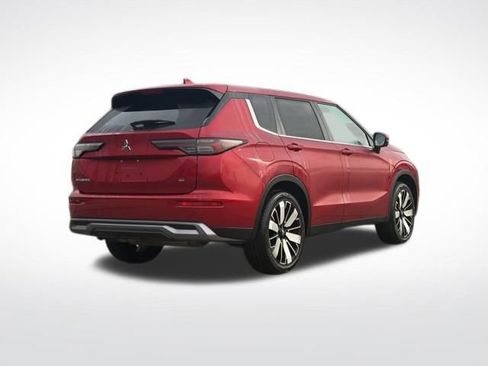 Used 2025 Mitsubishi Outlander SE image 20
