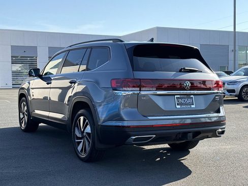 Used 2024 Volkswagen Atlas SE AWD/4WD image 5