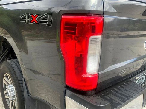 Used 2018 Ford F250 Lariat w/ Lariat Value Package image 28