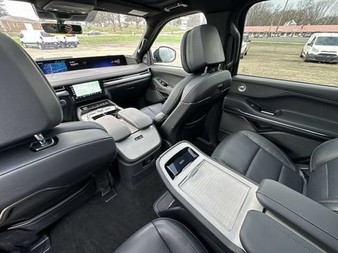 Used 2025 Lincoln Navigator Reserve w/ Jet Appearance Package AWD/4WD image 25