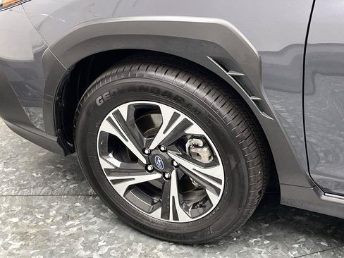 Used 2025 Subaru Crosstrek 2.5i Premium AWD/4WD image 31