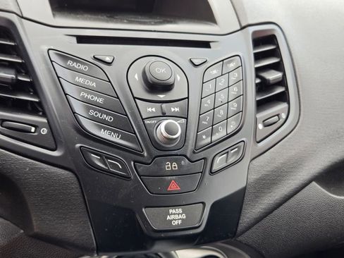 Used 2015 Ford Fiesta SE image 15