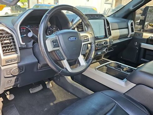 Used 2022 Ford F250 Lariat w/ Black Appearance Package AWD/4WD image 11