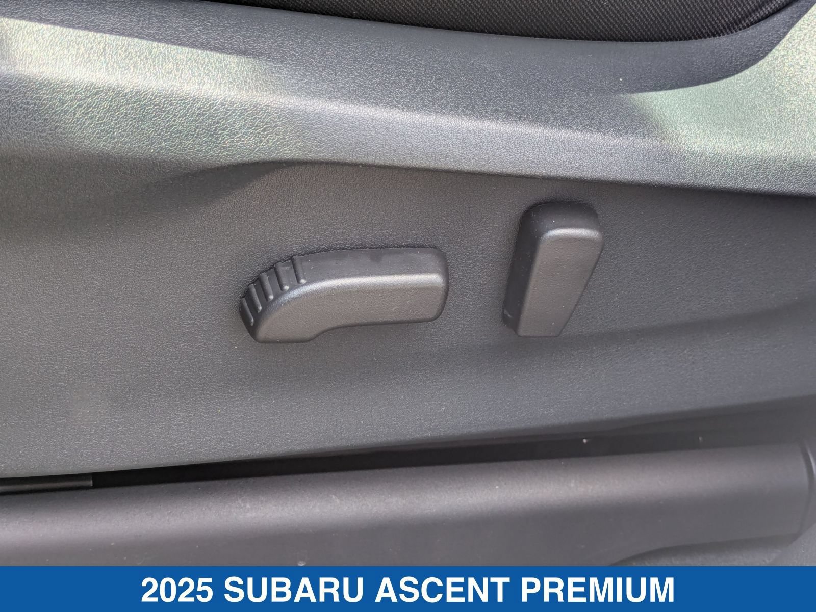 Certified 2025 Subaru Ascent Premium AWD/4WD image 27