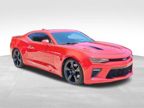 Used 2018 Chevrolet Camaro SS RWD image 1