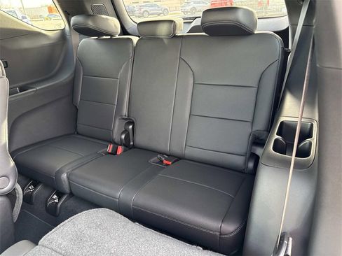 New 2026 Chevrolet Traverse LT w/ Midnight/Sport Edition image 24