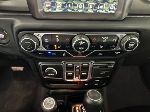 Used 2023 Jeep Wrangler Unlimited w/ Cold Weather Group image 23