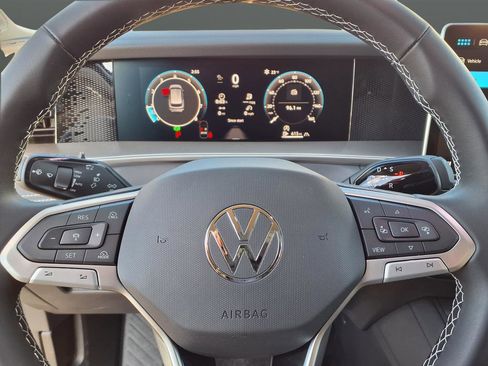 New 2026 Volkswagen Tiguan SE image 22