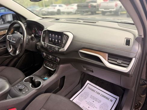 Used 2020 GMC Terrain SLE w/ Driver Convenience Package FWD image 13