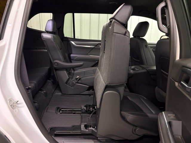 Used 2024 GMC Acadia Elevation w/ LPO, Floor Liner Package FWD image 21