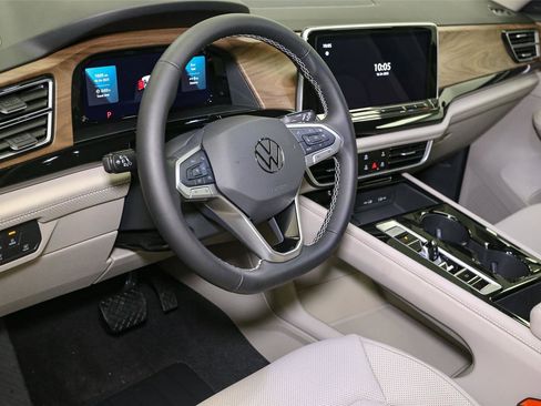 New 2026 Volkswagen Atlas SE image 17