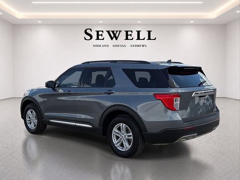 Used 2021 Ford Explorer XLT w/ Equipment Group 202A AWD/4WD image 3