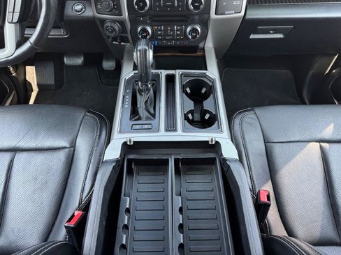 Used 2018 Ford F150 Lariat w/ Equipment Group 502A Luxury AWD/4WD image 14