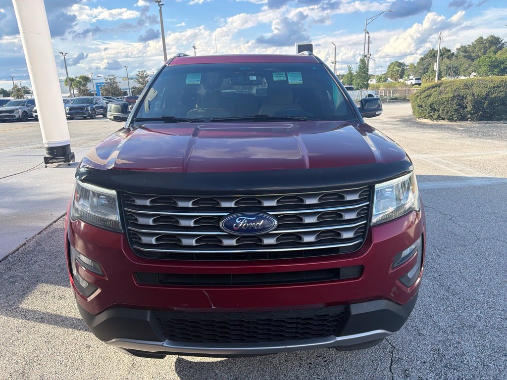 Used 2017 Ford Explorer XLT w/ Equipment Group 201A FWD image 7