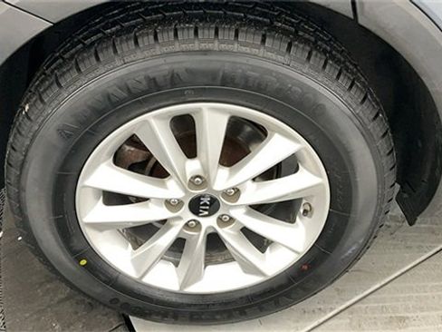 Used 2020 Kia Sorento AWD V6 image 34