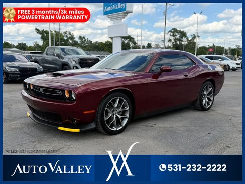 Used 2022 Dodge Challenger GT RWD image 3