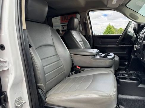 Used 2018 RAM 3500 Tradesman w/ Chrome Appearance Group AWD/4WD image 14
