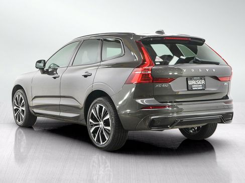 Used 2025 Volvo XC60 B5 Plus AWD/4WD image 3