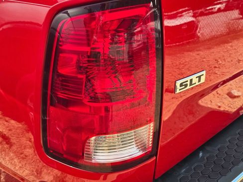 Used 2024 RAM 1500 Classic SLT AWD/4WD image 24